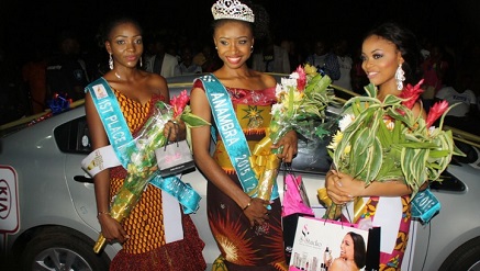 L-R: Tyra Obiadi (1st runner up), Chidinma Okeke (Miss Anambra 2015) and Amaka Amamchukwu (2nd runner up)