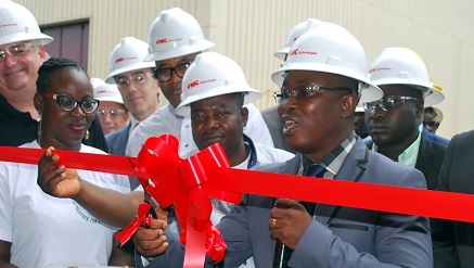 Michael Hunt, FMC Technologies country manager (Nigeria), with Patrick Obah-Executive Secretary NCDMB cutting the ribbon, and other dignitaries at the launch of FMC’s subsea services support project in Port Harcourt, recently.
