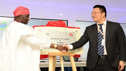 (L-r): Prof. Duro Oni, deputy vice-chancellor of University of Lagos (Unilag) and Frank Li, managing director of Huawei Technologies Company Nigeria Limited, during the launch of Huawei-Unilag OpenLab in Lagos at the weekend